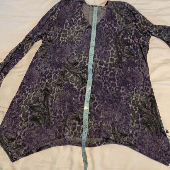 Soft medium weight top , Purple/Grey Animal print, Size XXL - Picture 4 of 7